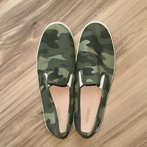 Old Navy Green Camouflage Slip-On Sneakers